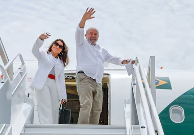 CURSO INTENSIVO DE TURISMO - Agenda de Lula na França prevê foto em ponte e evento sobre fake news

